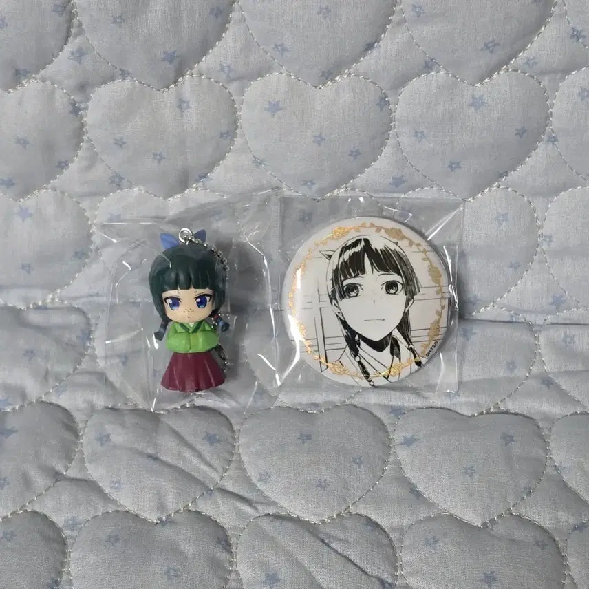 [BUNJANG] The Apothecary Diaries Maomao Figure &amp; Pin Set / 약사의 혼잣말 마오마오 세트(데포피그 데포르메 피규어 가챠+원작전 캔뱃지 핀버튼)