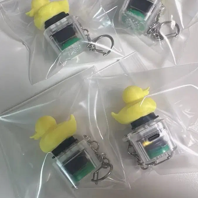[BUNJANG] Squeaking Duck Keycap, Glow-in-the-Dark, Rechargeable Type-C, Mechanical Clicky Switch / 소리나는 오리 클리커 | 야광 | C타입 충전식 | 키캡
