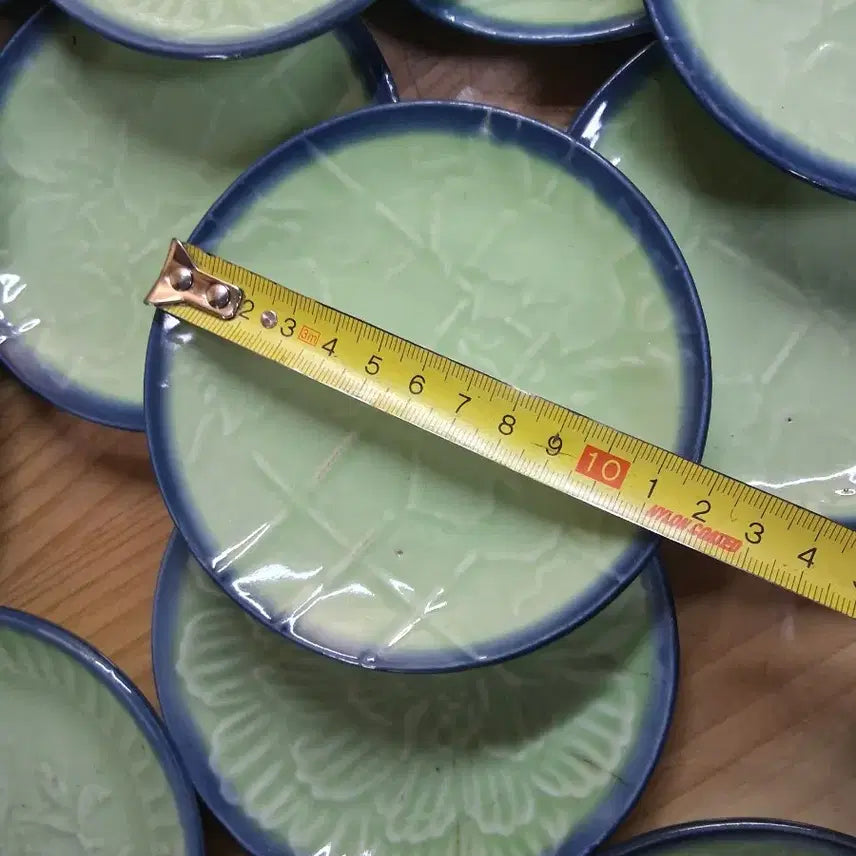 [BUNJANG] 27 Celadon Small Plates with Flower Motifs / 외사기  녹유 소접시 27장