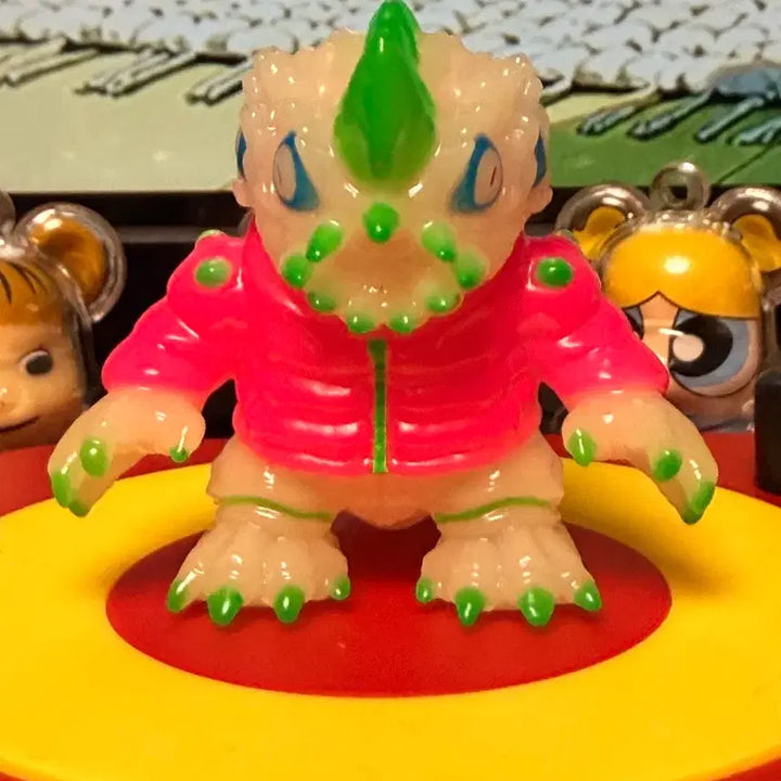 [BUNJANG] Medicom Toy VAG A GO GO Gyaromi Glow-in-the-dark Boy-don Figure / 메디콤토이 VAG A GO GO GYAROMI(갸로미) 보이돈 축광