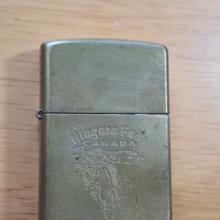 [BUNJANG] Rare Vintage 1994 Zippo Lighter - Solid Brass with Niagara Falls Canada Insert / [희귀 빈티지] 1994년산 지포 라이터 - 솔리드 브라스 (캐나다 공장 인서트 제짝)