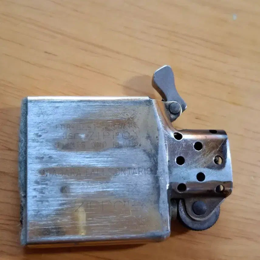 [BUNJANG] Rare Vintage 1994 Zippo Lighter - Solid Brass with Niagara Falls Canada Insert / [희귀 빈티지] 1994년산 지포 라이터 - 솔리드 브라스 (캐나다 공장 인서트 제짝)