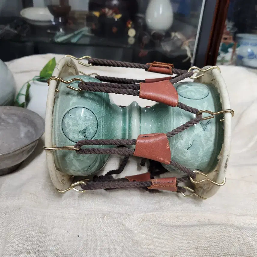 [BUNJANG] Goryeo Celadon Crane and Cloud Decorated Ceramic Janggu / 고려정자 운학문 도자기장구