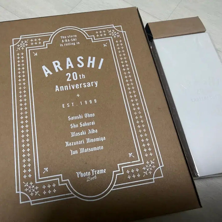 [BUNJANG] Arashi Japonism 2016 Calendar &amp; 20th Anniversary Photo Frame / 아라시 arashi 2016 캘린더 &amp; 20주년 포토프레임