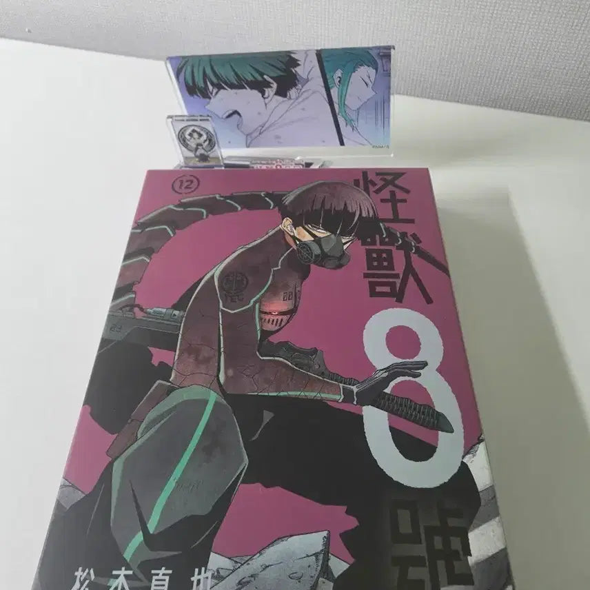 [BUNJANG] Kaiju No. 8 Hoshina Original Drawing Exhibition Diorama + Volume 12 Taiwanese Edition Full Set / [일괄!!]괴수 8호 호시나 원화전 디오라마 + 12권 대만판 풀세트