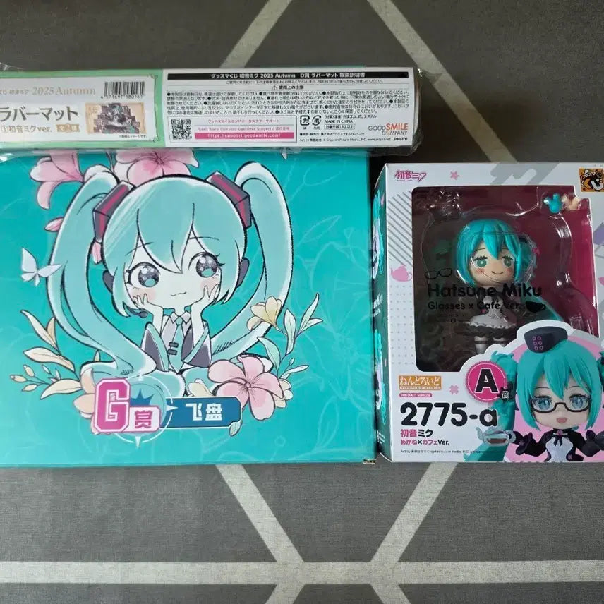 [BUNJANG] Hatsune Miku Glasses Cafe Ver. Nendoroid Set with Desk Mat and Disc / 하츠네 미쿠 안경 카페 Ver. A상 2775-a 넨도로이드 팝니다
