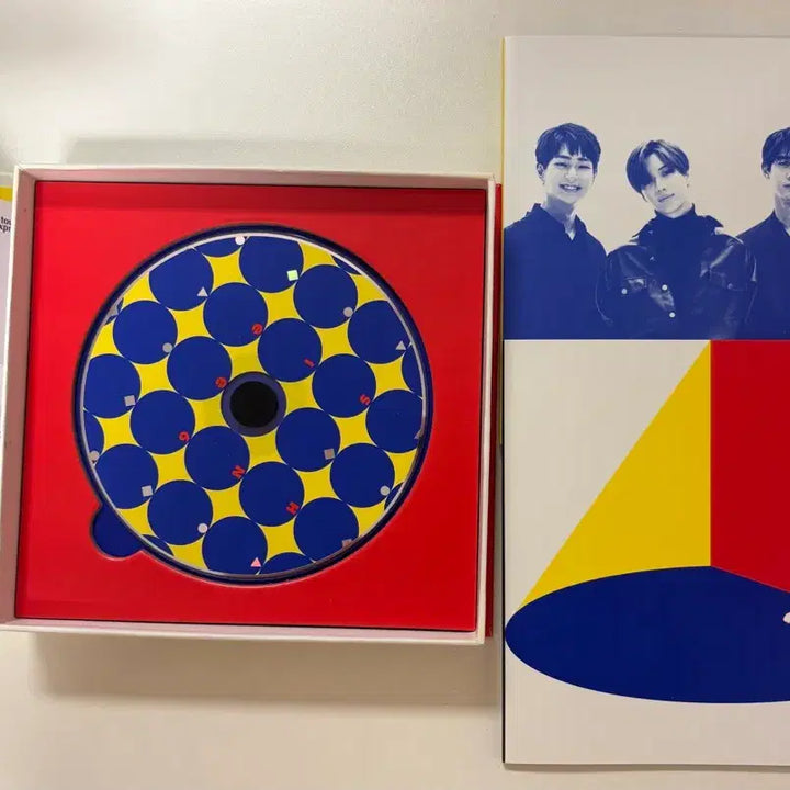 [BUNJANG] SHINee SMTOWN OFFICIAL PHOTOCARD (Photocard Included) / 샤이니 스옵라 합본 (포카O)