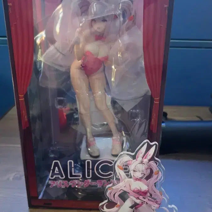 [BUNJANG] Alice Wonderland Bunny Figure &amp; Acrylic Stand Bundle Set / 앨리스 원더랜드바니 플레어