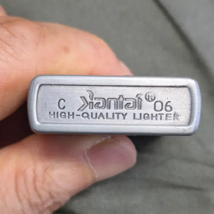 [BUNJANG] Vintage Zippo Lighter with Jazz Musician Engraving / 재즈 연주자 문양이 새겨진 지포 라이터