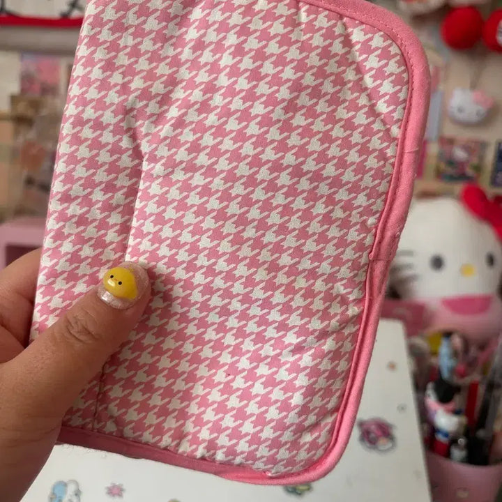 [BUNJANG] 1998 Kawaii Hello Kitty Passport Holder / 1998카오하나키티 여권지갑
