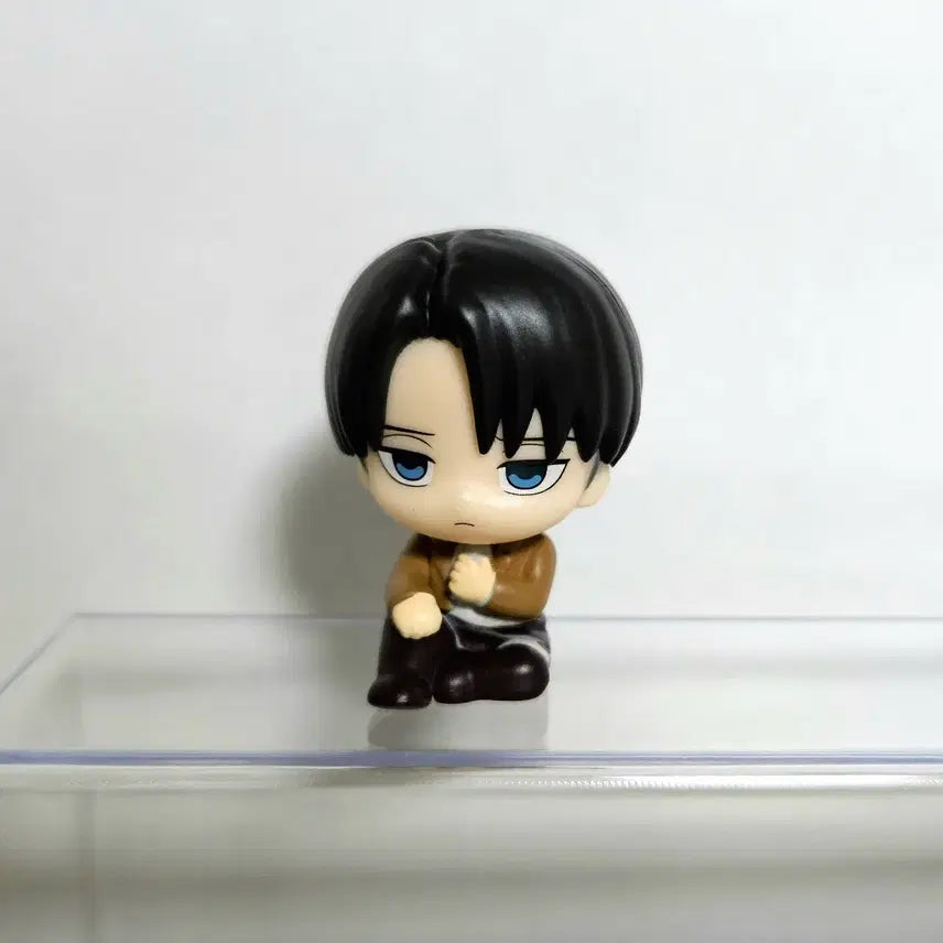 [BUNJANG] Attack on Titan Machiboke 10th Anniversary Levi Figure / 진격의거인 마치보케 10주년 / 리바이 피규어