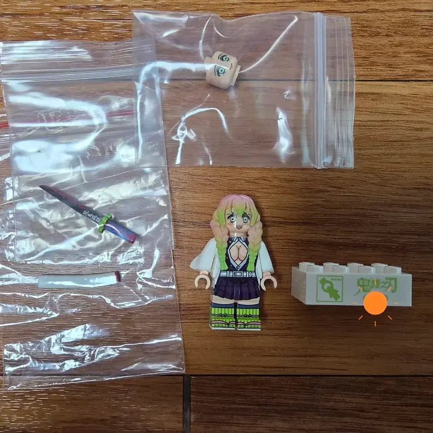 [BUNJANG] Demon Slayer Mitsuri Kanroji Lego Minifigure / 귀멸의 칼날 레고 미니피규어 칸로지 미츠리 판매합니다.