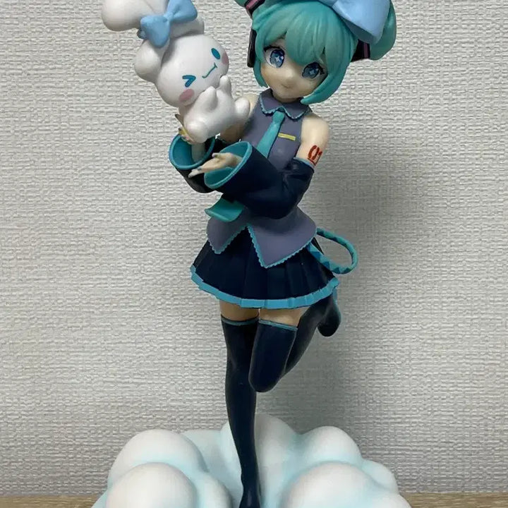 [BUNJANG] Sanrio Cinnamoroll x Hatsune Miku Figure / 시나모롤 미쿠 피규어