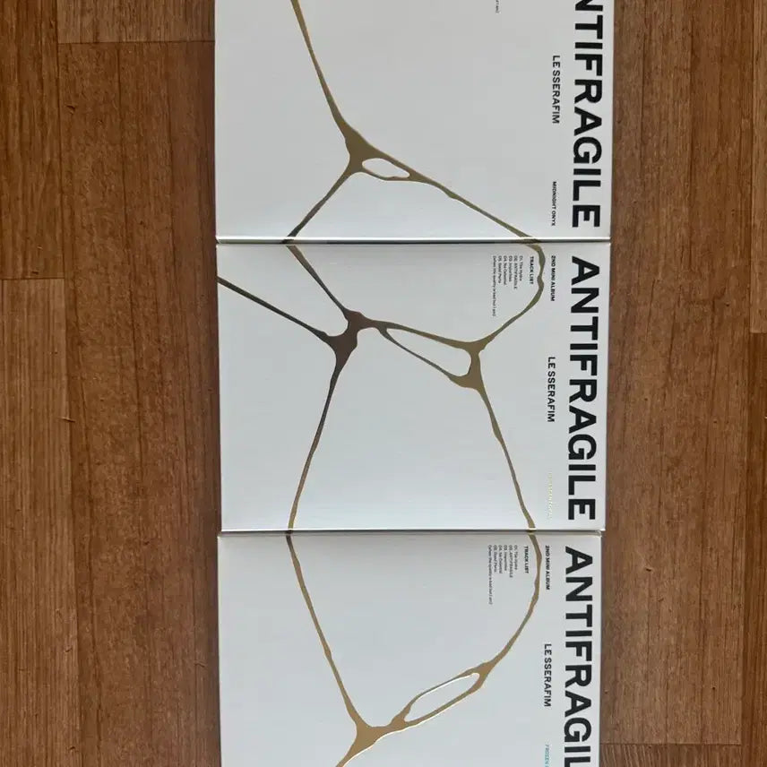 [BUNJANG] LE SSERAFIM Mini 2nd Album ANTIFRAGILE Photobook Version 3 Set / 르세라핌 미니 2집 ANTIFRAGILE 포토북 버전 3종 세트