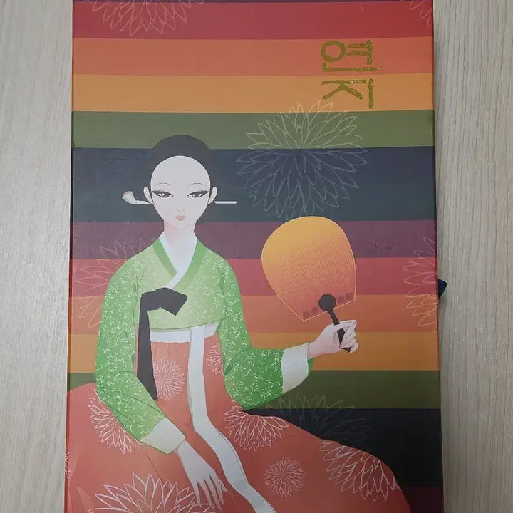 [BUNJANG] Yeonji Hanbok Doll Hong Won-sam Full Box / 연지 한복인형 홍원삼 풀박스 팝니다