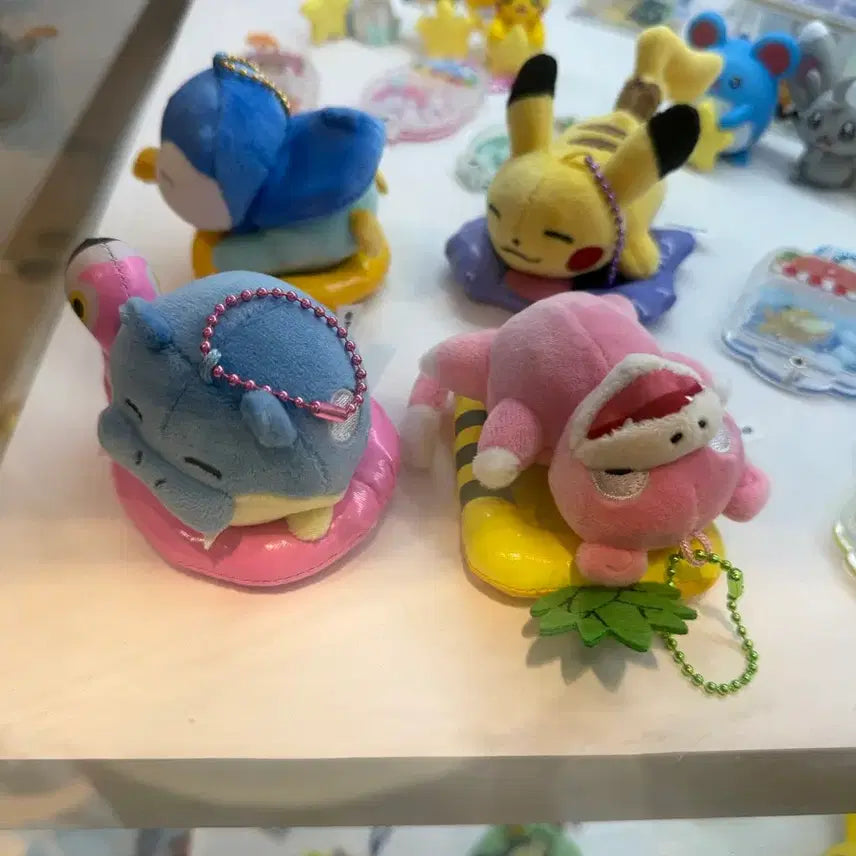 [BUNJANG] Pokemon Busan Relaxing Vacation Tube Mascot Gachapon Set / 4종풀셋SET] 포켓몬 부산 느긋느긋 바캉스 튜브 가챠 팝업 대굴레오 피카츄 팽도리 야돈 부산 마스코트 인형 키링 일괄 세트 풀세트