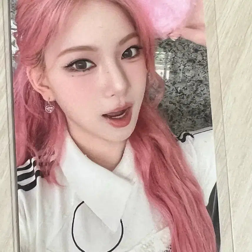 [BUNJANG] STAYC Too Love Apple Music In-Person AiSA POB / 스테이씨 투러브 애플뮤직 대면 아이사 미공포 양도