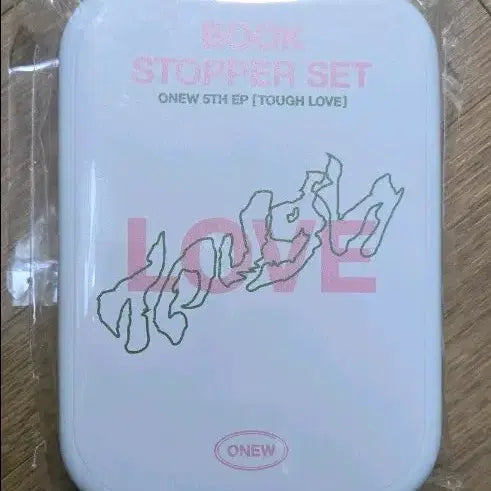 [BUNJANG] SHINee Onew "Tough Love" Popup MD Book Stopper Tin Case Set (Sealed) / 샤이니 온유 ONEW 터프러브 팝업MD 북 스토퍼 틴케이스 세트 미개봉 양도