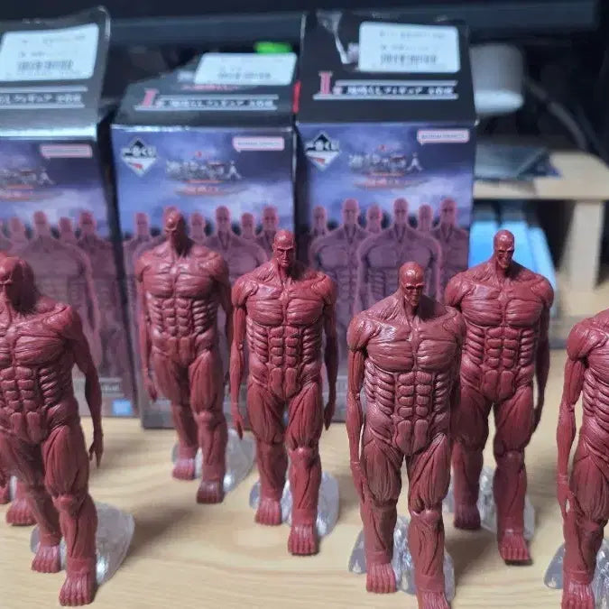 [BUNJANG] Attack on Titan Wall Titan Figure Bundle Set (8 Figures) / 진격의 거인 피규어 벽거인 8체 일괄판매