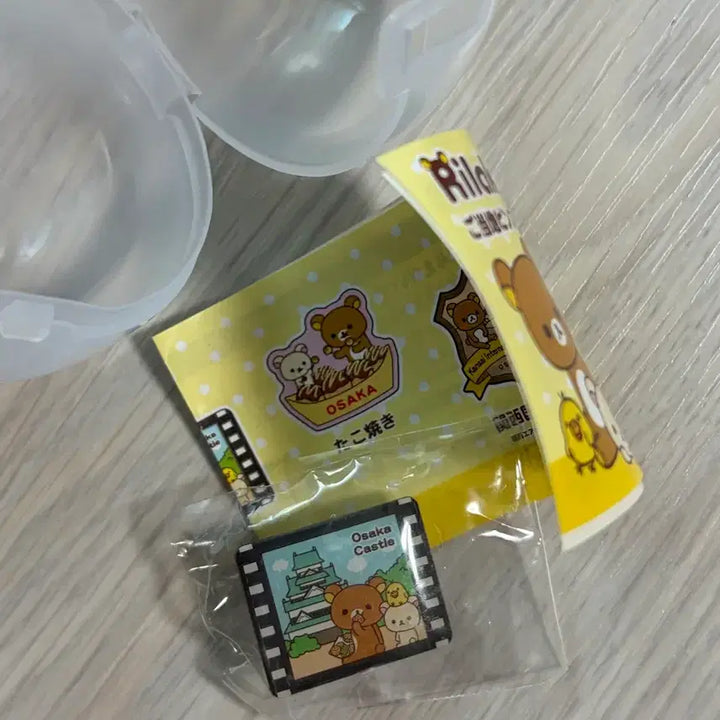 [BUNJANG] Rilakkuma Osaka Castle Gachapon Badge / 리락쿠마 오사카성 뱃지 가챠