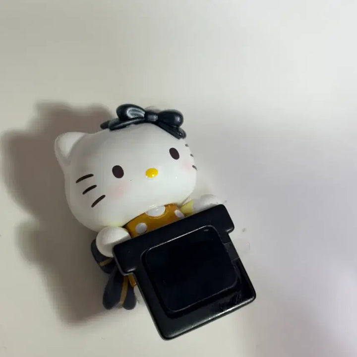 [BUNJANG] Sanrio Hello Kitty Figure / 산리오 캐릭터 헬로키티 피규어