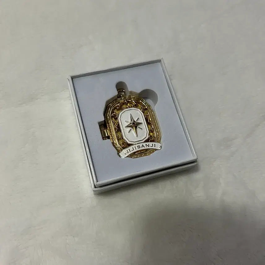 [BUNJANG] Nijisanji 6th Anniversary Saegusa Akina Rocket Pendant / 니지산지 6주년 사에구사 아키나 로켓 팬던트