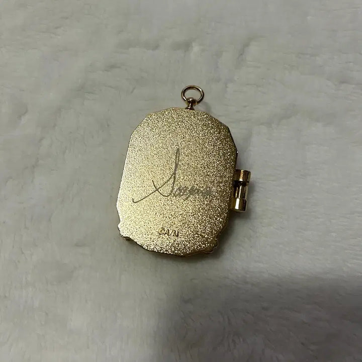 [BUNJANG] Nijisanji 6th Anniversary Saegusa Akina Rocket Pendant / 니지산지 6주년 사에구사 아키나 로켓 팬던트