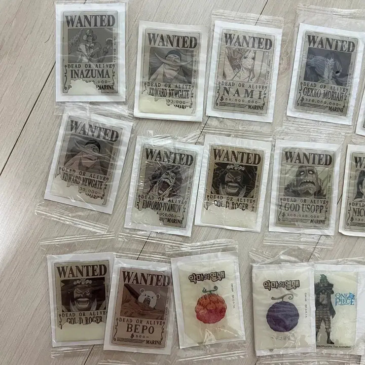 [BUNJANG] One Piece Wanted Poster Bungee Sticker Jelly Sticker / 원피스 수배서 띠부씰 악마의젤리 스티커