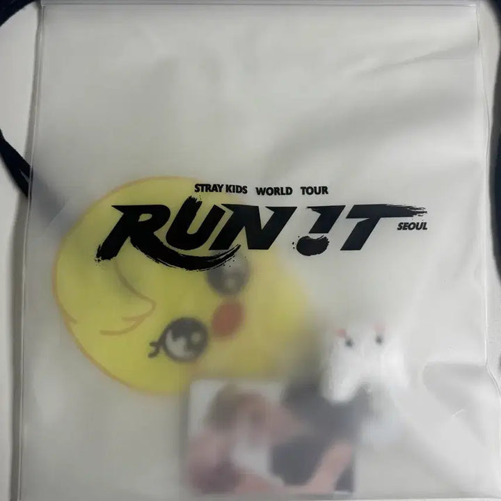 [BUNJANG] Stray Kids Run The World Concert STAY Entrance Gift Bundle / 스트레이키즈 런잇 콘서트 스테이 입장 기프트 8/1일