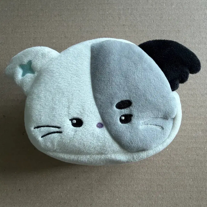 [BUNJANG] Xdiz Xmonz Nyamdu Face Pouch / 엑디즈 엑몬즈 냥듀 페이스 파우치 양도