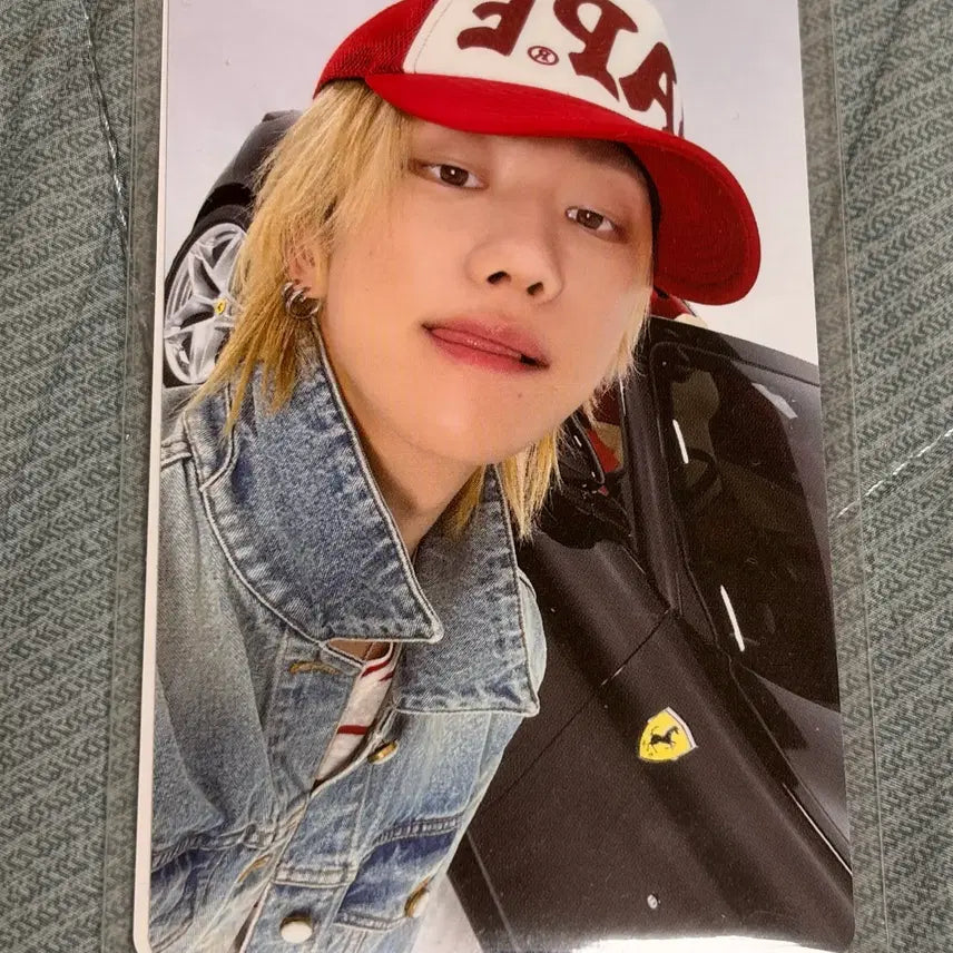 [BUNJANG] SEVENTEEN THE8 V8 LIVE Concert Album POB Lucky Draw Photocard A Version / 세븐틴 디에잇 V8 LIVE 콘서트 앨범 특전 럭드포카 A버전