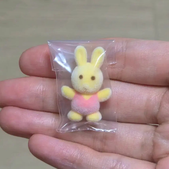 [BUNJANG] Sylvanian Families Yellow Rabbit Rare Doll / 실바니안 인형의 인형 노란토끼 레어