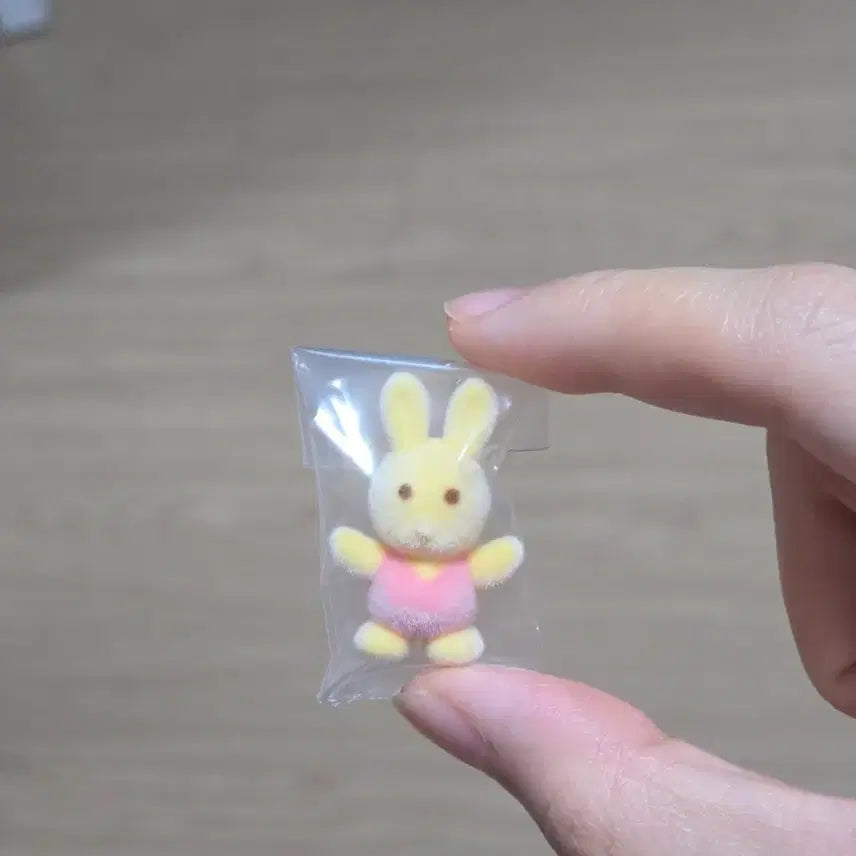 [BUNJANG] Sylvanian Families Yellow Rabbit Rare Doll / 실바니안 인형의 인형 노란토끼 레어