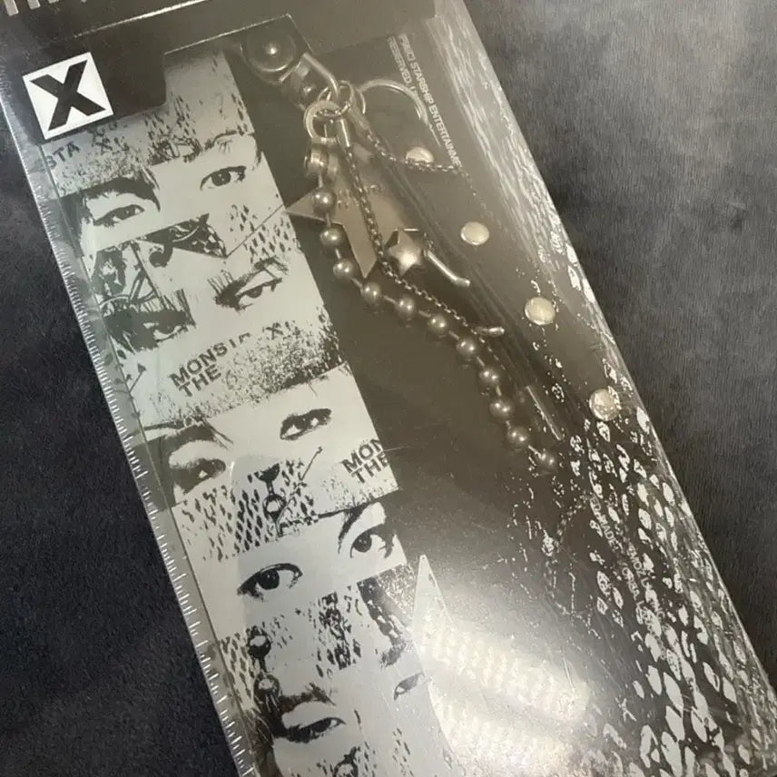 [BUNJANG] MONSTA X THE X Album Keyring Version (Sealed) / 몬스타엑스 THE X 앨범 키링ver (미개봉)