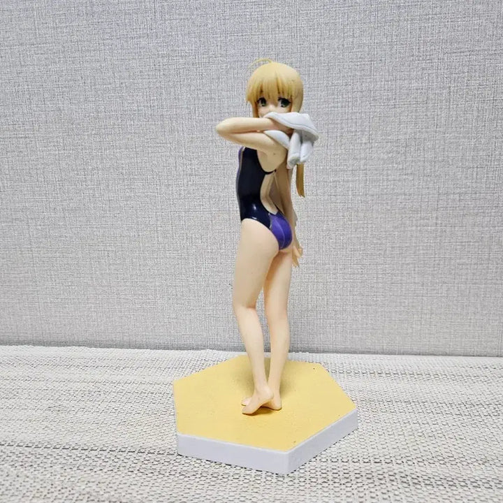 [BUNJANG] Fate/Zero Saber Beach Queens Figure / 비치퀸즈 페이트 제로 세이버