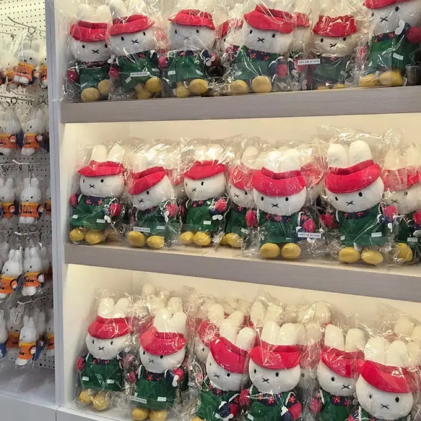 [BUNJANG] Miffy "Ajimae" Medium Plush Doll / 부산 자갈치 미피 아지매 미피 중형사이즈 인형!!