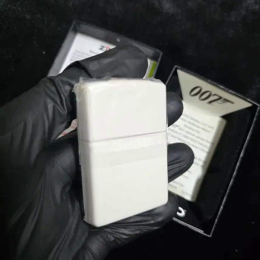 [BUNJANG] Zippo 007 James Bond Limited Edition White Lighter / zippo 지포 007 제임스본드 한정판 화이트 라이터 정품