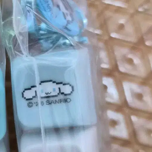[BUNJANG] Cinnamoroll 5-Piece Bundle: Mini Mug Plush Keychain, Keycap Keychain, Tumbler, Pajamas, Chopsticks / 시나모롤 미니머그봉제.키캡.텀블러.가운.젓가락 5개일괄