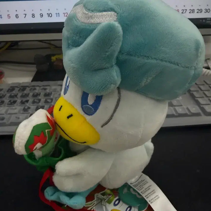 [BUNJANG] Pokemon Christmas Limited Edition Kwaksu Plush / 꾸왁스 포켓몬스터 크리스마스 인형