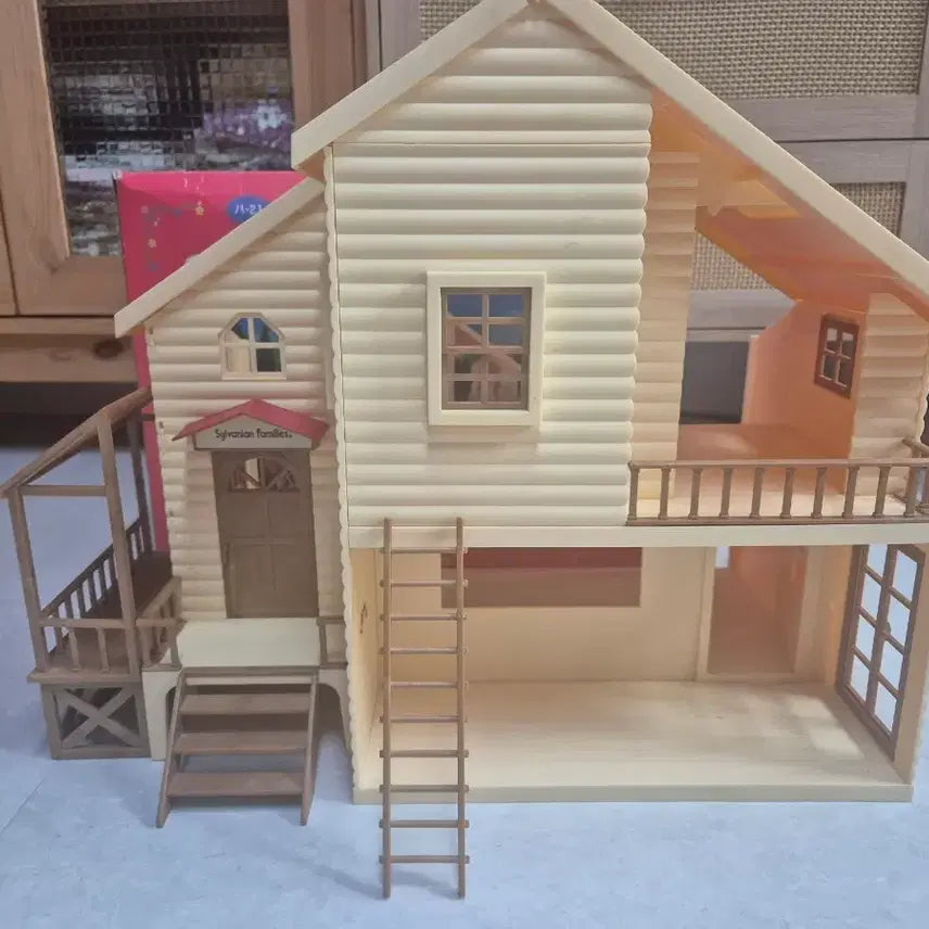 [BUNJANG] Sylvanian Families Old House (Ivory) / 실바니안 오우도의 큰집 (아이보리)