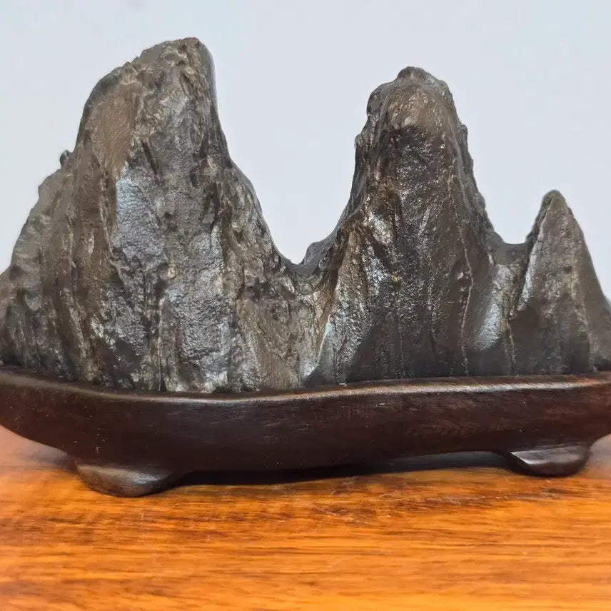 [BUNJANG] Sansukyeongseok Landscape Stone Display with Blackwood Stand / 26080405 오밀 조밀 산세가 멋진 산수경석 작품석 수석 팝니다 흑단 좌대