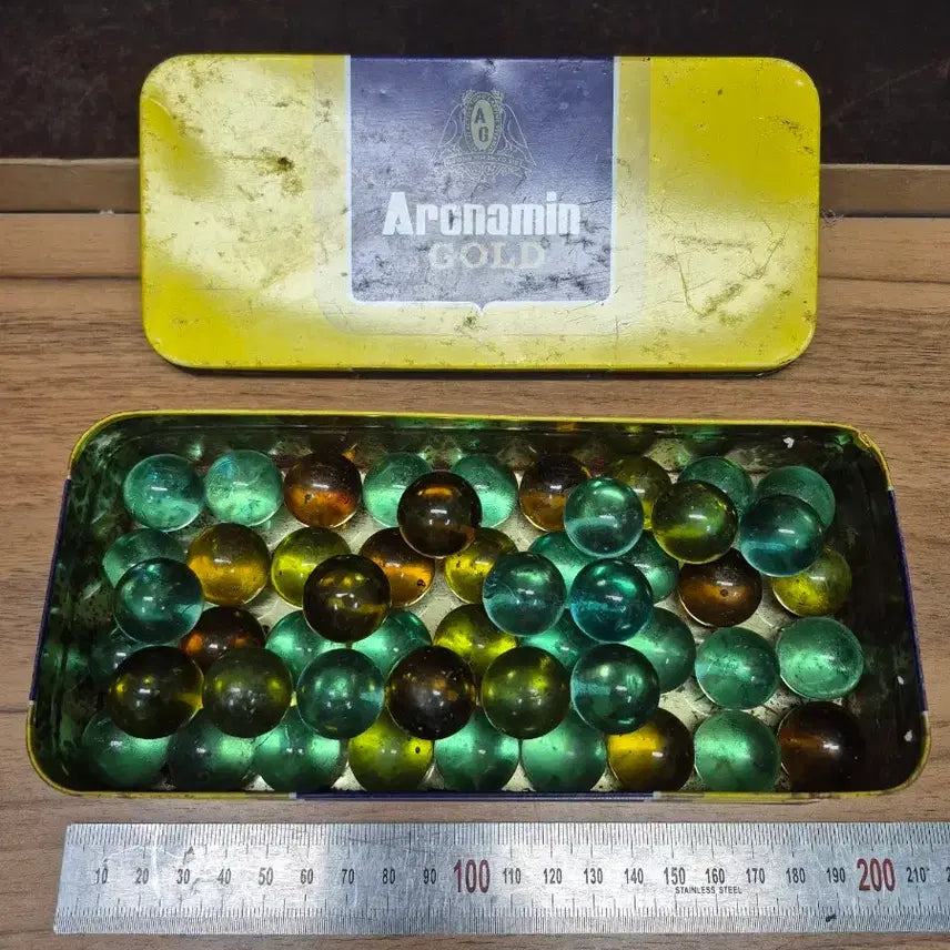 [BUNJANG] 1995 Aronamin Gold Tin Case with 50 Beads Bundle Set / 1995년 아로나민 골드 철케이스와 구슬50개 일괄