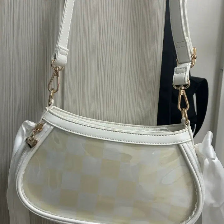 [BUNJANG] Fuyuneko Ita Bag White / 후유네코 이타백 화이트