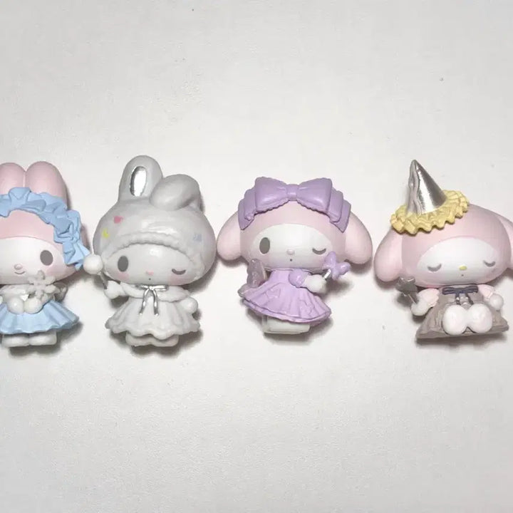 [BUNJANG] Sanrio My Melody 50th Anniversary Secret Mascot Figure (White Snowflake) / 산리오 마이멜로디 50주년 애니버서리 시크릿 마스코트 피규어(하얀색 눈송이)