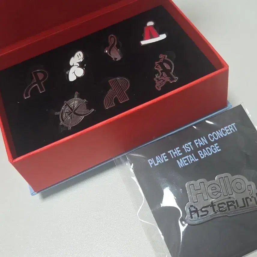 [BUNJANG] PLAVE Badge Bundle Set / 플레이브 뱃지(HAPPY PLAVE DAY세트+1st팬콘)