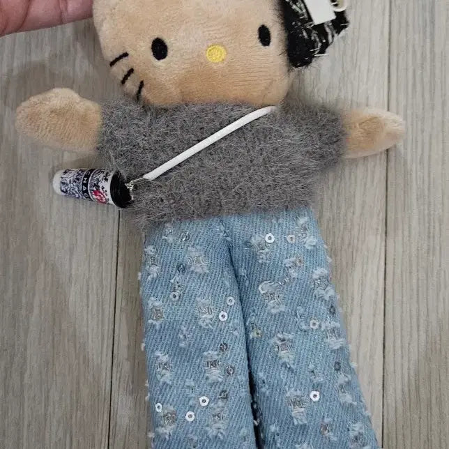 [BUNJANG] Hello Kitty Denim Doll Keychain / 키티 청바지 인형 키링