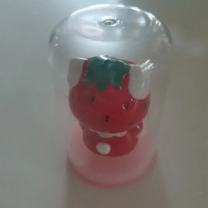 [BUNJANG] Vintage Hello Kitty Ceramic Strawberry Figure / 고전 헬로키티 도기 딸기 피규어