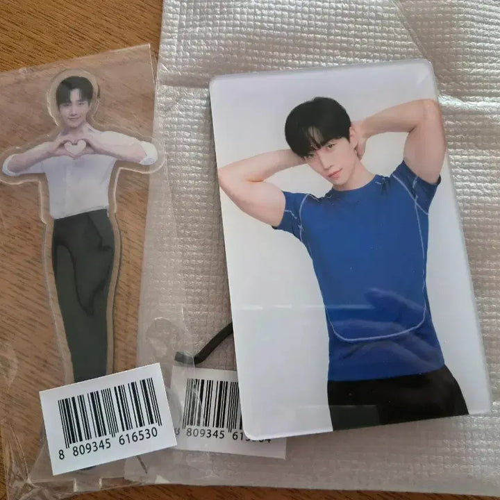 [BUNJANG] Lee Junho MyMeal Acrylic Stand &amp; Frame / 이준호 마이밀 아크릴스탠드&amp;액자