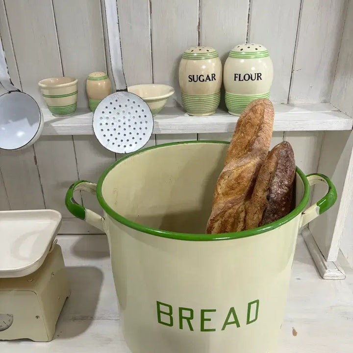 [BUNJANG] Large Round Enameled Bread Box - Vintage British (1940s) / [레어] 영국 빈티지 원형 법랑 브레드박스 대형