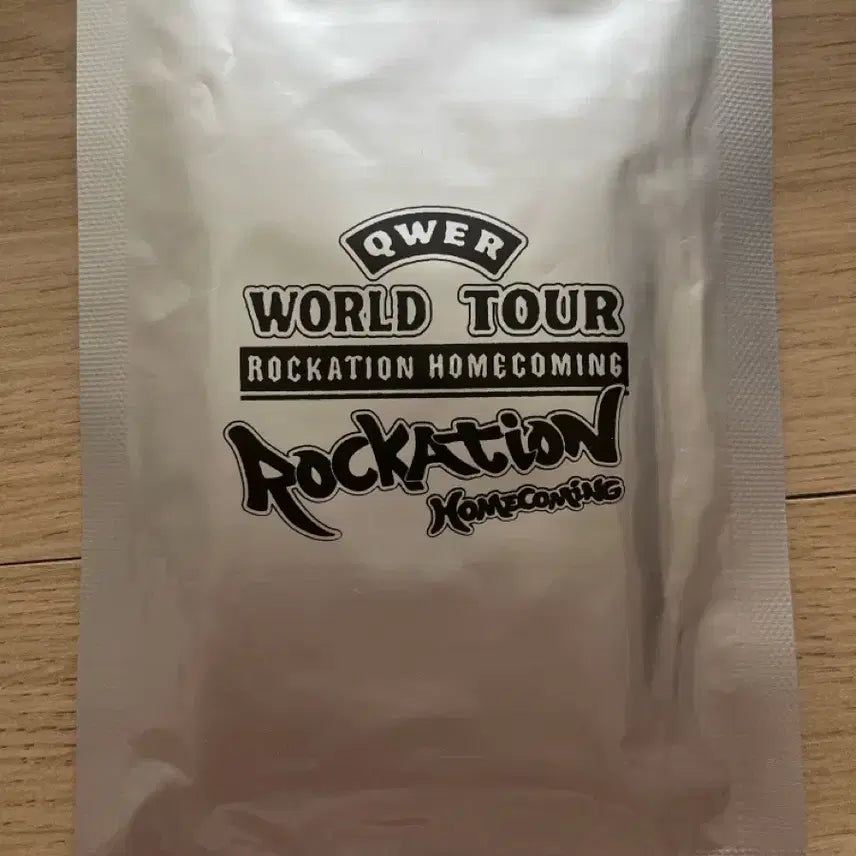 [BUNJANG] QWER Seoul Location Photocard / QWER서울락케이션포토카드